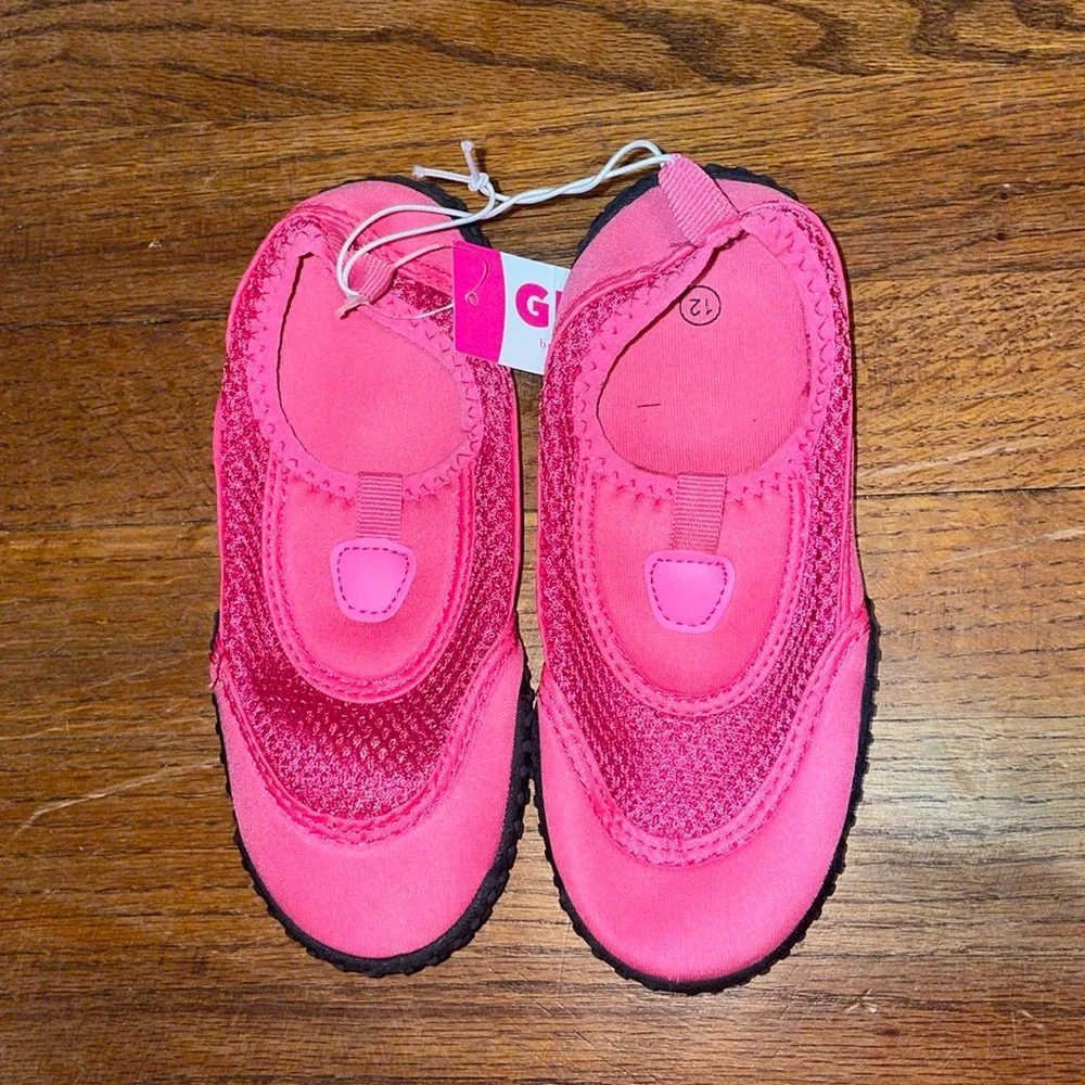 •BOBBIE BROOK•NWT LITTLE GIRLS PINK WATER SHOES SIZE 12